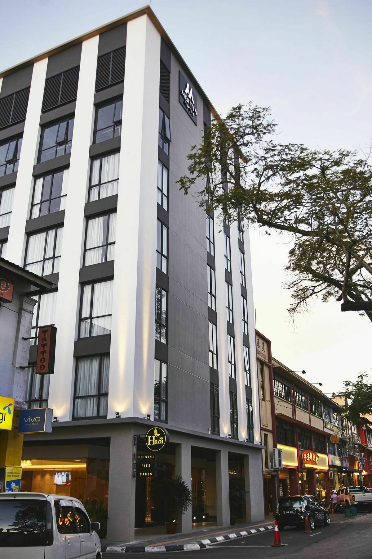 Meritin Hotel Kuching Exterior photo